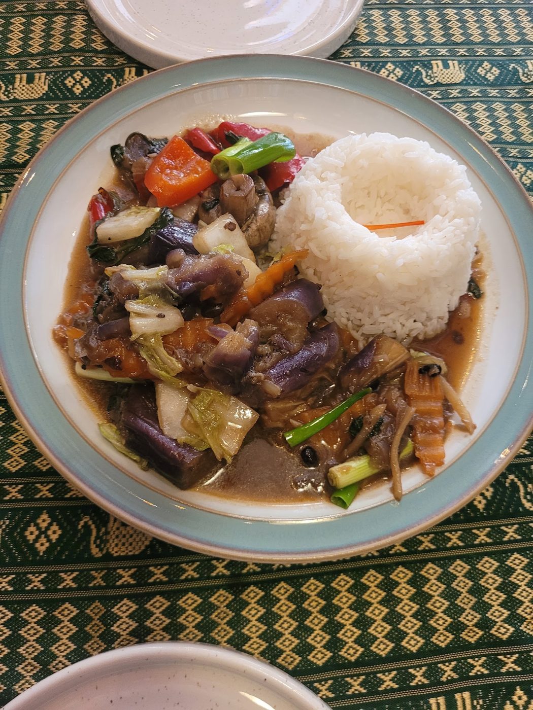 Vegetable stir-fry with rice